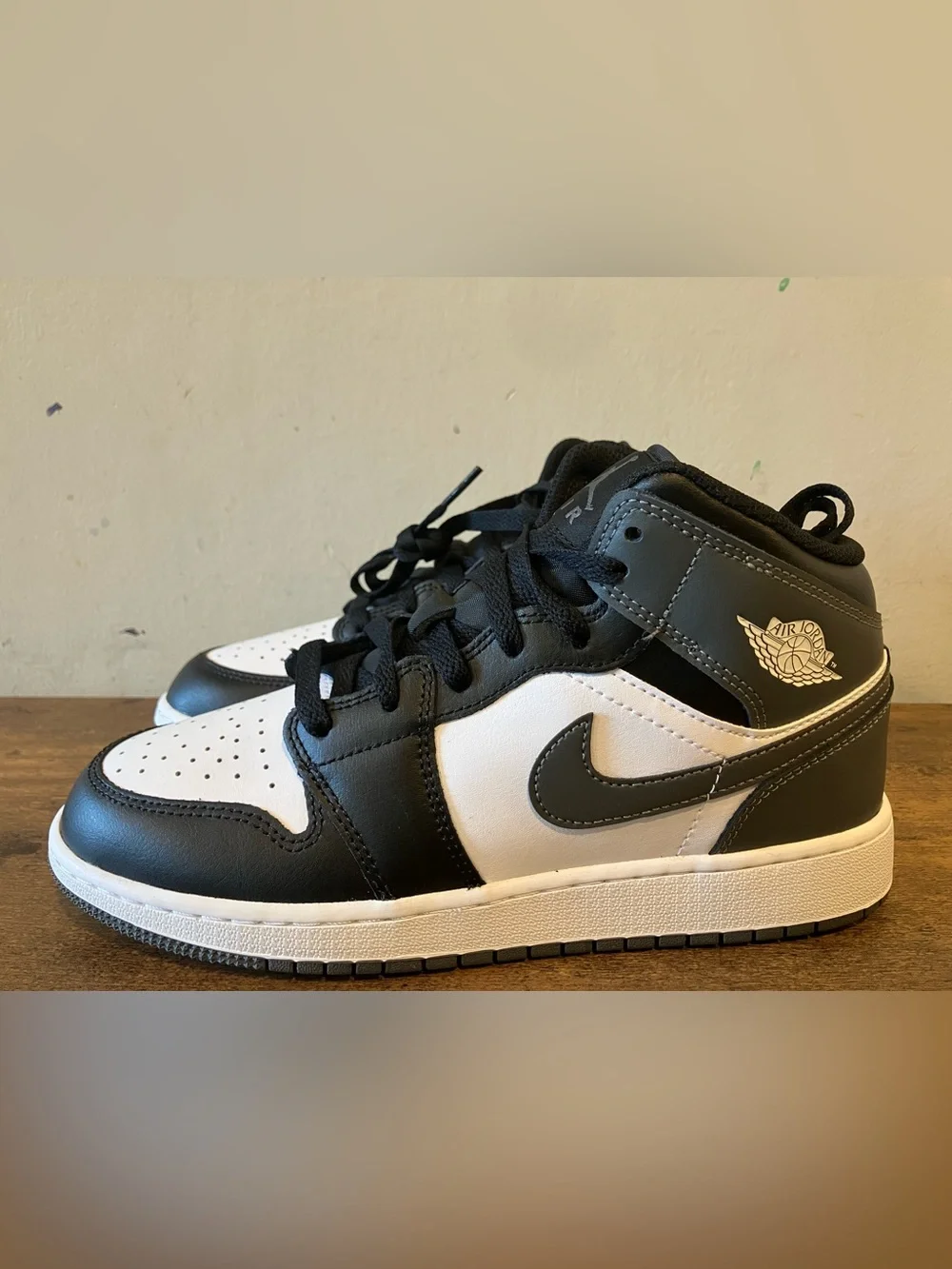 Air Jordan 1 Mid